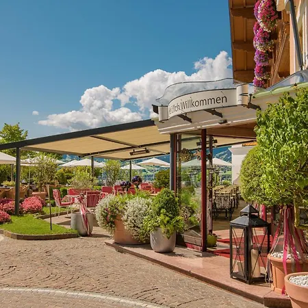 Отель Alpines Lifestyle Tannenhof